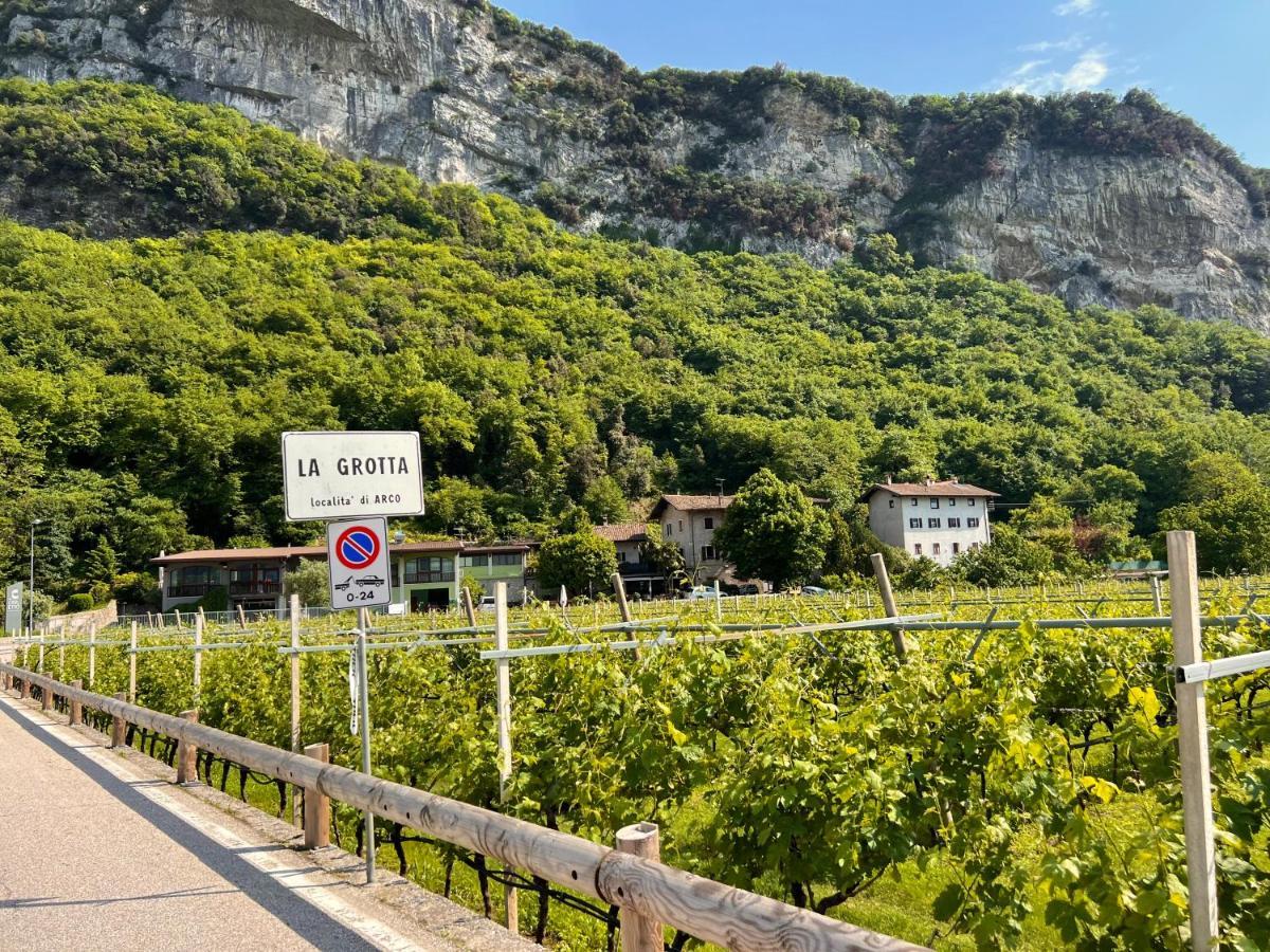G-House Modernes Apartment Mit Tollem Ausblick Riva del Garda Esterno foto